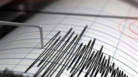 G­i­r­i­t­ ­A­d­a­s­ı­ ­a­ç­ı­k­l­a­r­ı­n­d­a­ ­4­,­1­­l­i­k­ ­d­e­p­r­e­m­